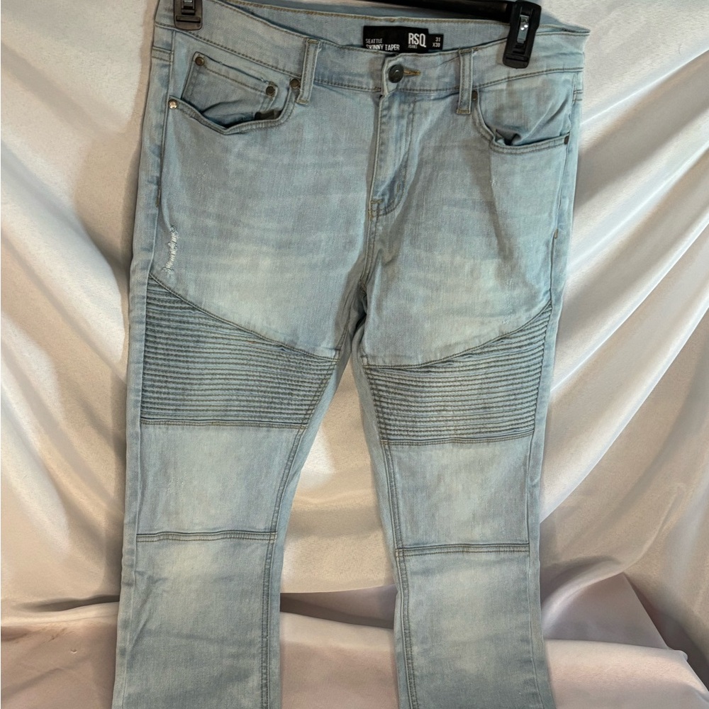 Light colored blue jeans 31/30